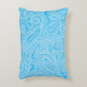 複雑鮮やかな模様を織り込んだ青い織物 アクセントクッション (正面(垂直))