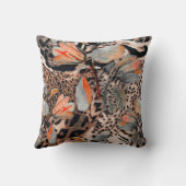 褐色の花のパターを持つ野生のアフリカの動物の皮 クッション (裏面)