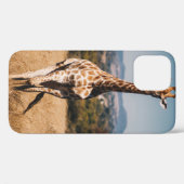 褐色の草に囲まれたキリン Case-Mate iPhoneケース (裏面 (横))