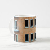 褐色レンガ壁建物 コーヒーマグカップ (正面左)