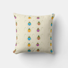 褐色土壌のカブトムシ クッション