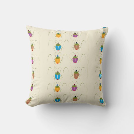 褐色土壌のカブトムシ クッション (正面)