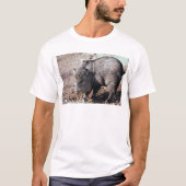 襟首をつかまれたペッカリー(javelina) tシャツ (正面)
