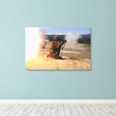 襲撃者がロケット推進弾を発射する キャンバスプリント (インサイチュ (ウッドフロア))