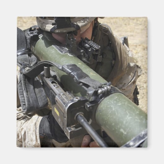 襲撃者 マグネット (正面)