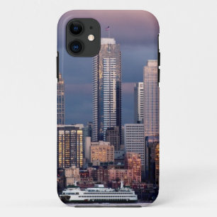 西から見られる美しく、劇的な日没 iPhone 11 ケース