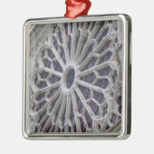 西の正面からのバラ窓、c.1270 メタルオーナメント (左)