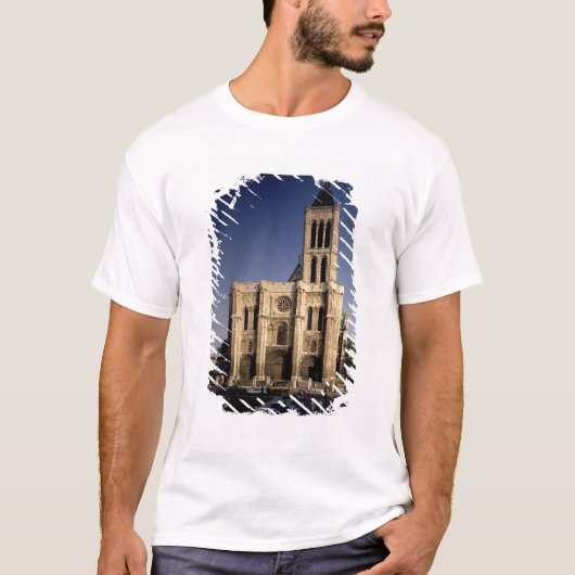 西の正面の眺め、始められたc.1135 (写真) tシャツ (正面)