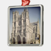 西の正面の眺め、c.1220-70 メタルオーナメント (左)