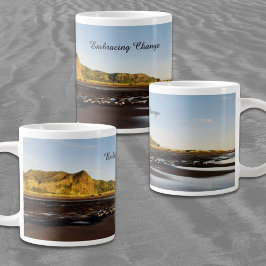 西オークランドのサンセットビーチの写真を受け入れるチェンジ ジャンボコーヒーマグカップ
