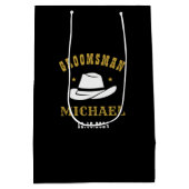 西カウボーイハットGroomsmenパーソナライズされた名 ミディアムペーパーバッグ (裏面)