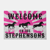 西ガーリー馬ピンクの家族の名前ようこそ ドアマット (正面)