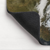 西ヨーロッパの雪、霧、低雲 マウスパッド (コーナー)