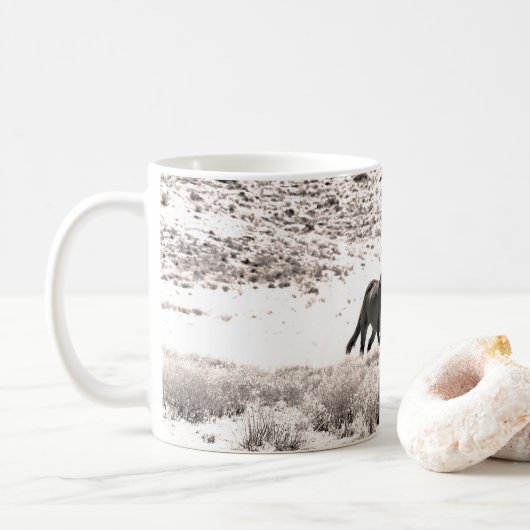 西砂漠の野生馬 コーヒーマグカップ (ドーナツ)