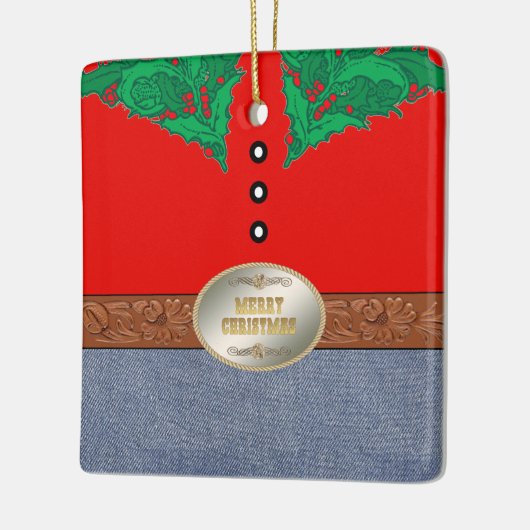 西部のカウボーイのサンタのベルトの留め金の赤いワイシャツのジーンズ セラミックオーナメント (左)