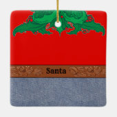 西部のカウボーイのサンタのベルトの留め金の赤いワイシャツのジーンズ セラミックオーナメント (裏面)