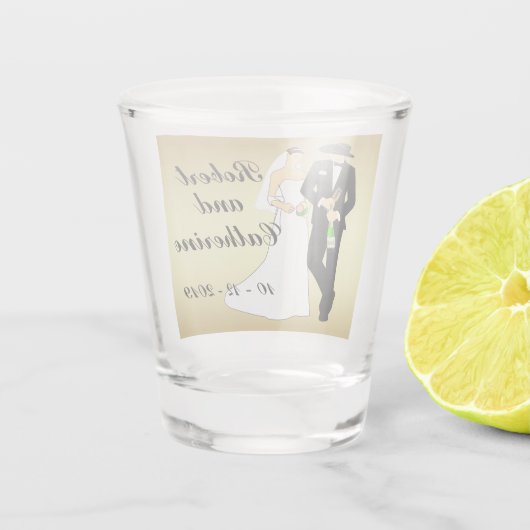 西部の結婚式のカウボーイの新郎および花嫁は個人化なります ショットグラス (裏面)