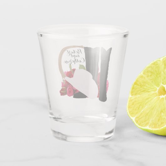 西部の結婚式のカウボーイ・ブーツの帽子のバラは個人化なります ショットグラス (裏面)