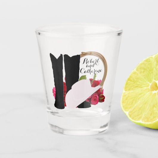 西部の結婚式のカウボーイ・ブーツの帽子のバラは個人化なります ショットグラス (正面)