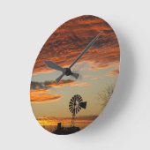 西部の風車の日没 ラウンド壁時計 (傾斜)