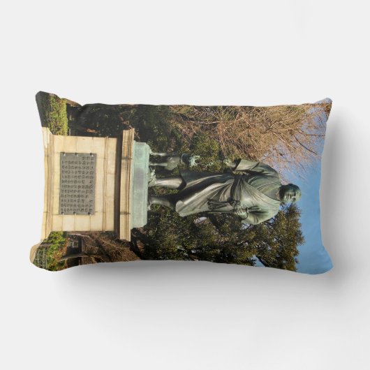 西郷隆盛（最後の侍）・犬像 ランバークッション (正面)