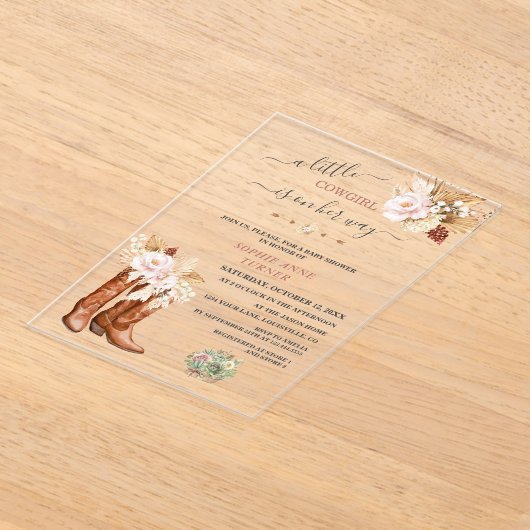 西A小さな女性のカーボーイフローラブーツベビーシャワー アクリル招待状 (レイダウン)