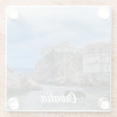 要塞の壁、岩の多い海岸、クロアチアの海 ガラスコースター (裏面)