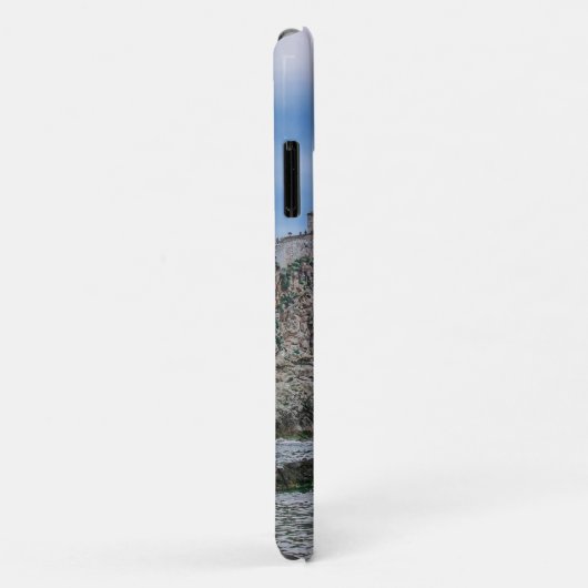 要塞の壁、岩の多い海岸、クロアチアの海 Case-Mate iPhoneケース (裏面/右)