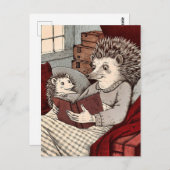 覆いの中のハリネズミ読は～に本を置く ポストカード (正面/裏面)