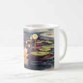 覆いを絵を描く《植物》スイレンの白いコーヒー・マグ コーヒーマグカップ (正面右)