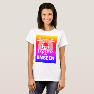 見えない人々を探索する Tシャツ