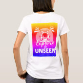 見えない人々を探索する Tシャツ (裏面)