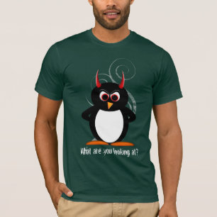 見ているである何邪悪なペンギンか。 Tシャツ