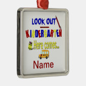 見て下さいここの幼稚園を出て来ます… 学校を挙げて下さい メタルオーナメント (右)