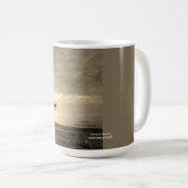 見上げる コーヒーマグカップ (正面右)