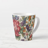 見事な洗練された赤い花と繊細な花 カフェラテマグ (右アングル)