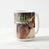 見張りの任務でドイツのヒツジ飼に コーヒーマグカップ (正面右)