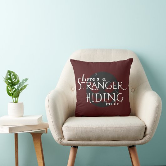 見知らぬ人がいる クッション (椅子)