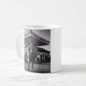 見知らぬ危険 コーヒーマグカップ (正面左)