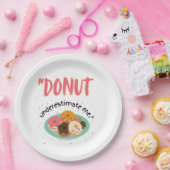 見積もりの下に落ちる ペーパープレート (パーティー)