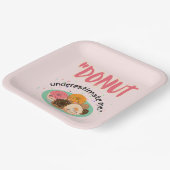 見積もりの下に落ちる ペーパープレート (傾斜あり)