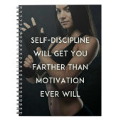 規律とモチベーション – 女性のジムのインスピレーション ノートブック (正面)