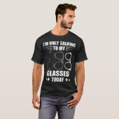 視力検査のプロ 眼科医とだけ 話してる 車 Tシャツ (正面フル)