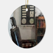 視力検査表が付いている眼科医のオフィス セラミックオーナメント (左)