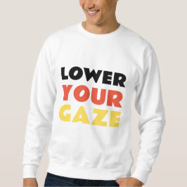 視線を下げる スウェットシャツ