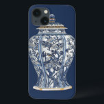 視野のスタジオによる青及び白い磁器のつぼ iPhone 13ケース<br><div class="desc">複雑な花柄で覆われる魅力的で青および白い磁器のつぼ。 視野のスタジオの作成は、このすばらしい部分あなたの壁で素晴らしく見ます。 あなたのを今日得て下さい!</div>