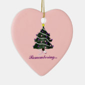 "覚えています"。 クリスマスツリーかわかっている乳癌 セラミックオーナメント (右)