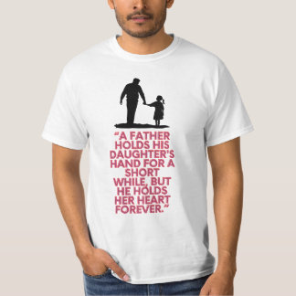 親が娘の手を取る Tシャツ