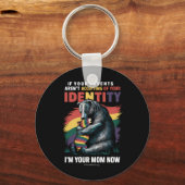 親に受け入れてもらう 今はあなたのママよ クマのハグ LGBTQ キーホルダー (正面)