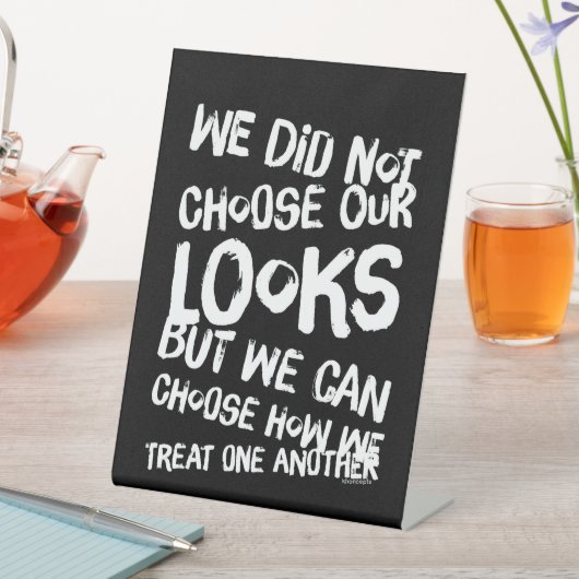 親切である 台座サイン (インサイチュ)